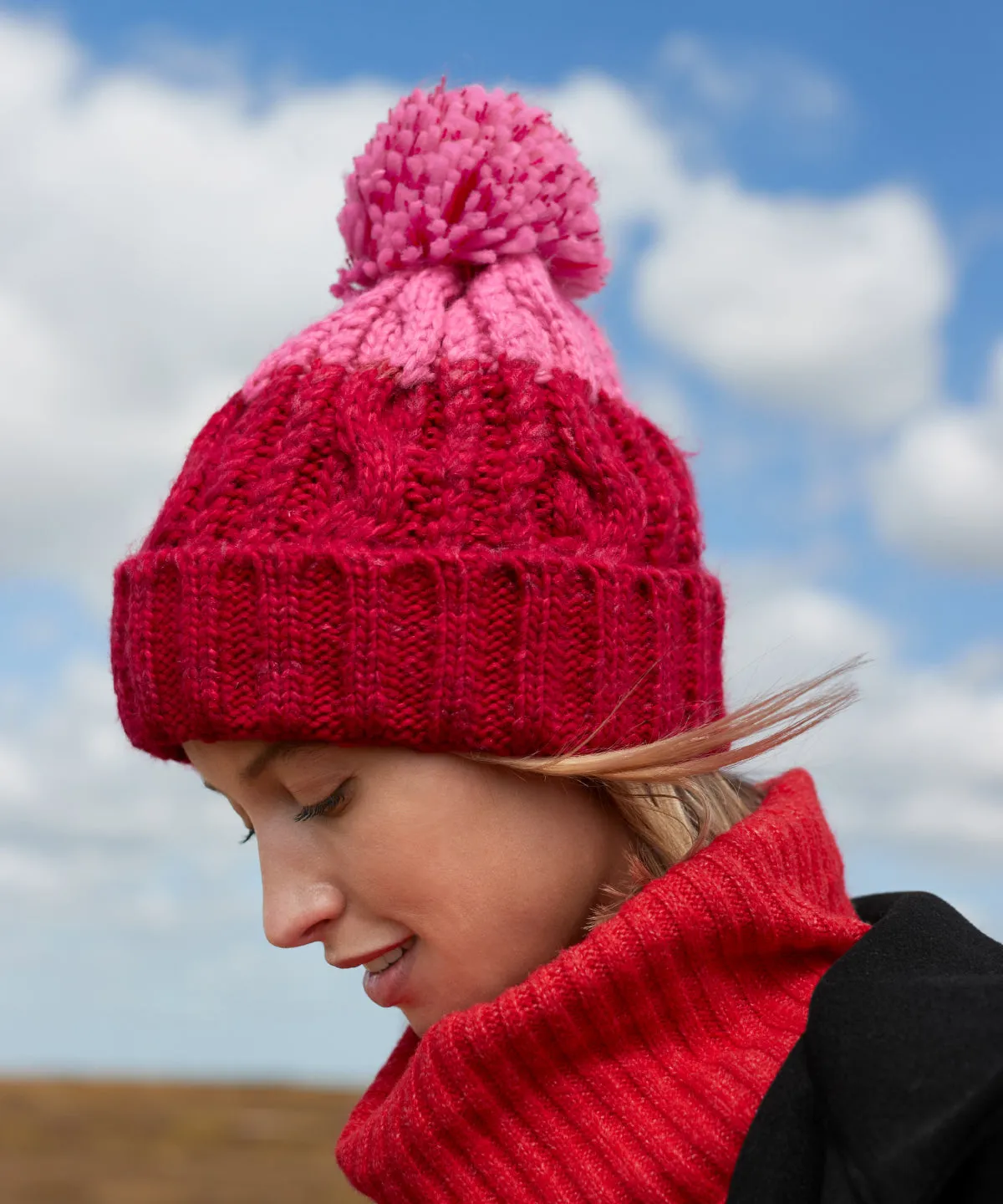 Apres beanie | Classic Red/True Pink