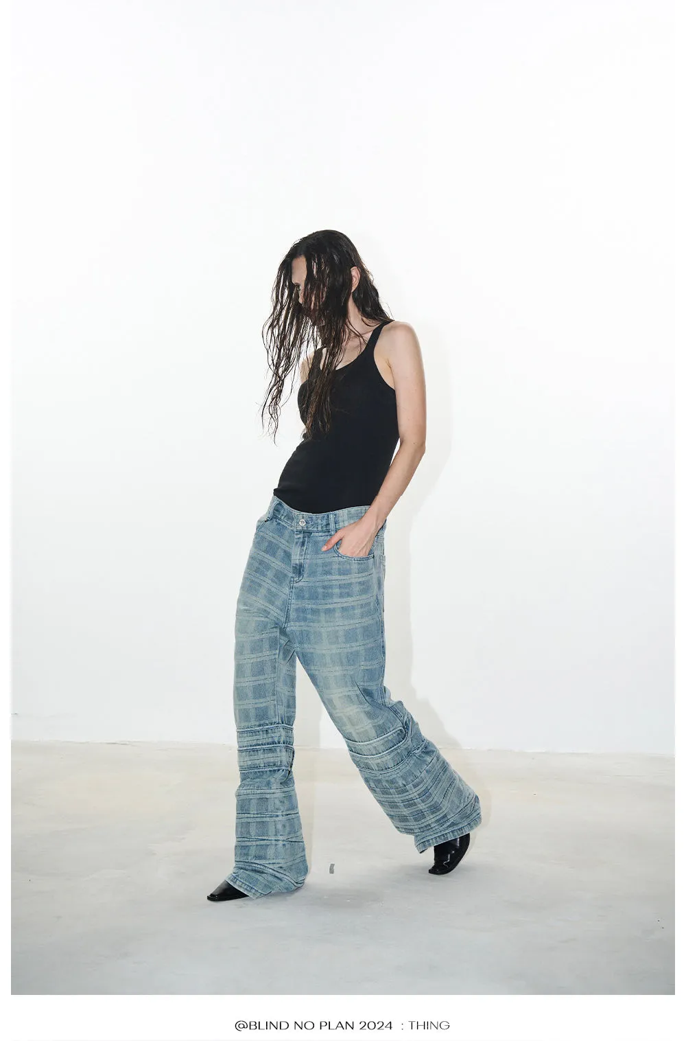 Damaged checkered micro flared denim pants