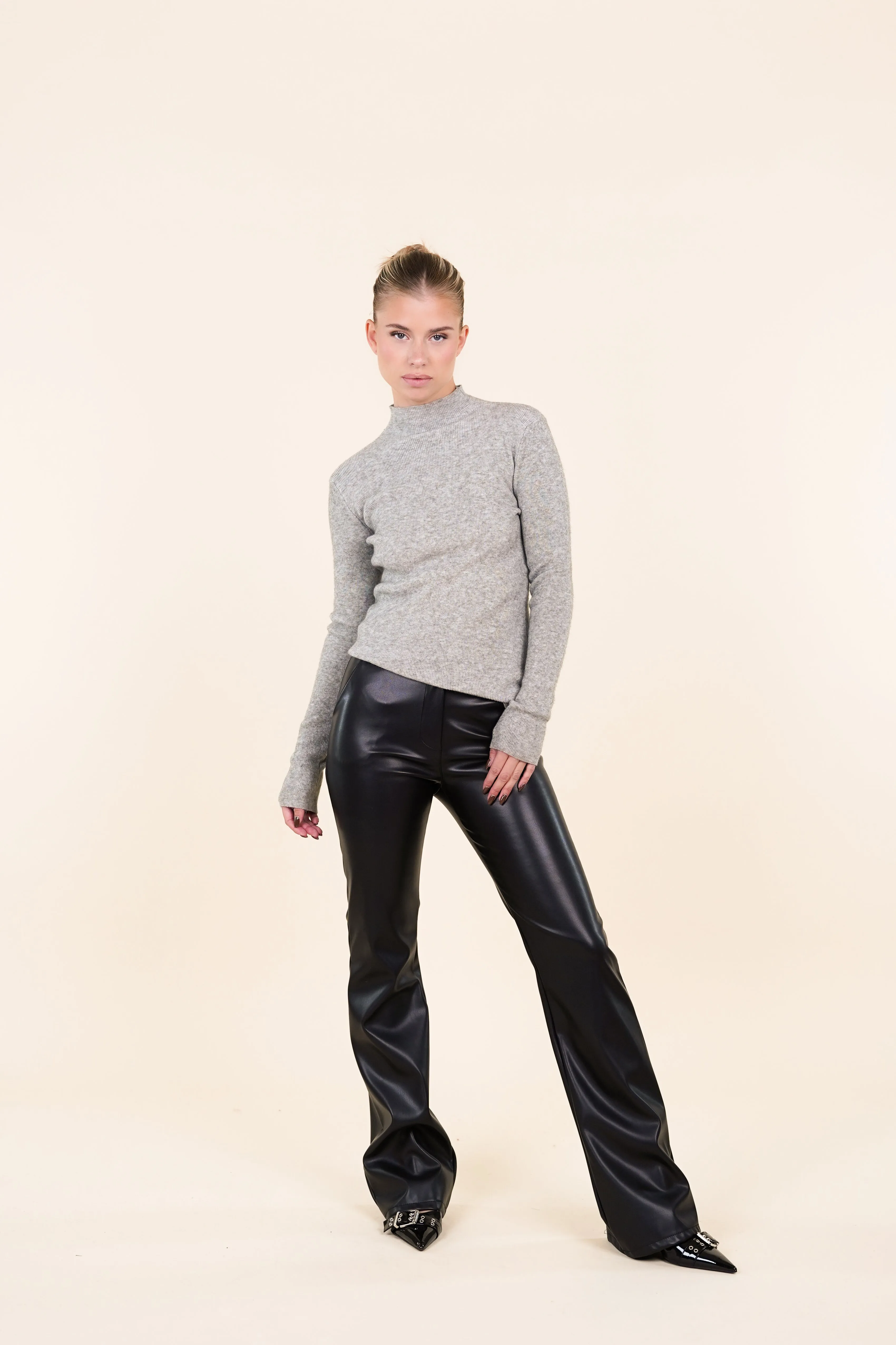 High waist leatherlook flared pants zwart - Sammy