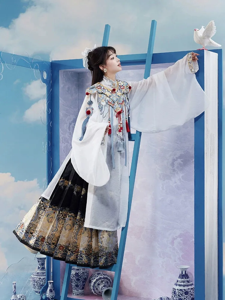 Junxin Lingyun 君心凌云 Reaching Clouds Modernized Ming Dynasty Cloud Collar Set