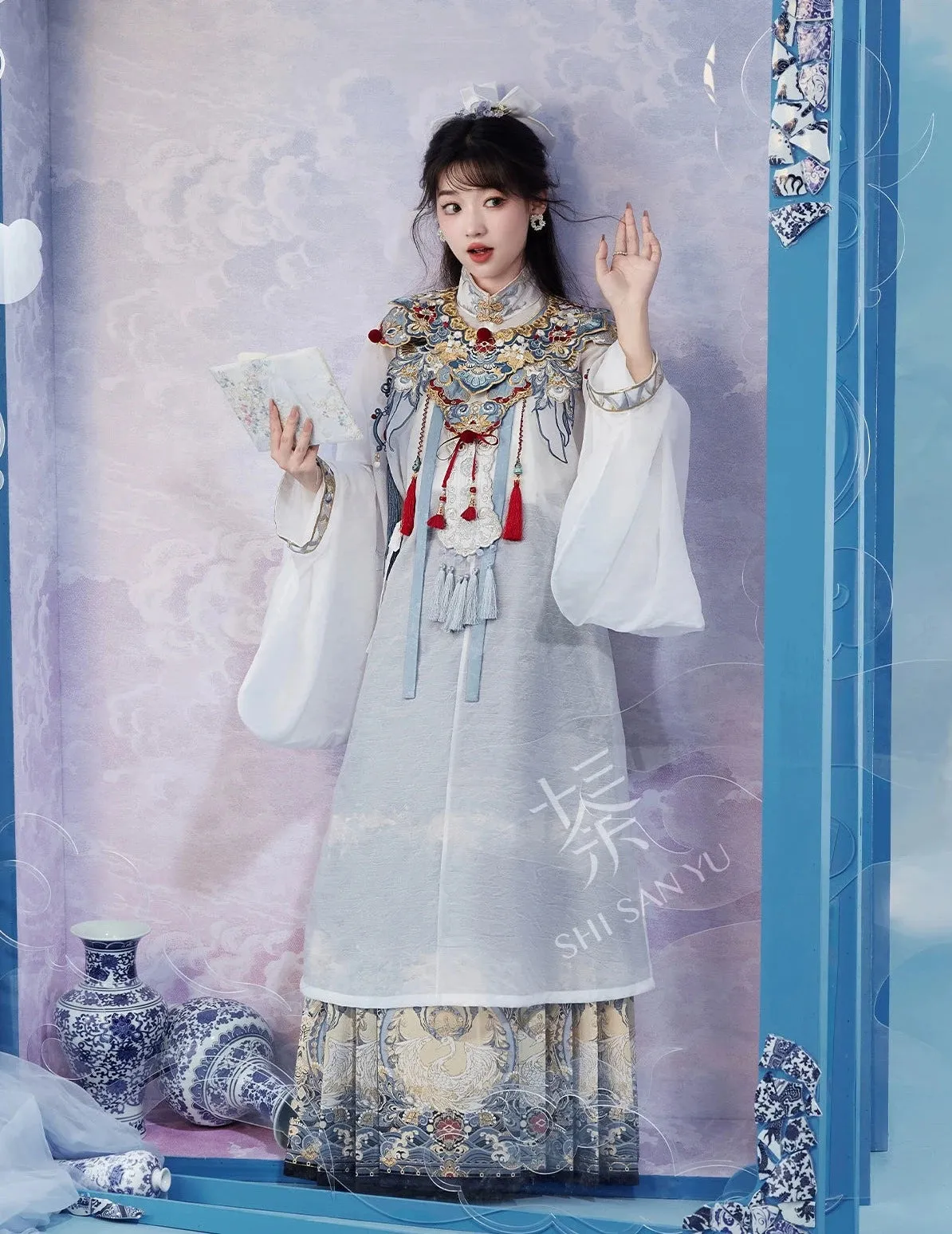 Junxin Lingyun 君心凌云 Reaching Clouds Modernized Ming Dynasty Cloud Collar Set