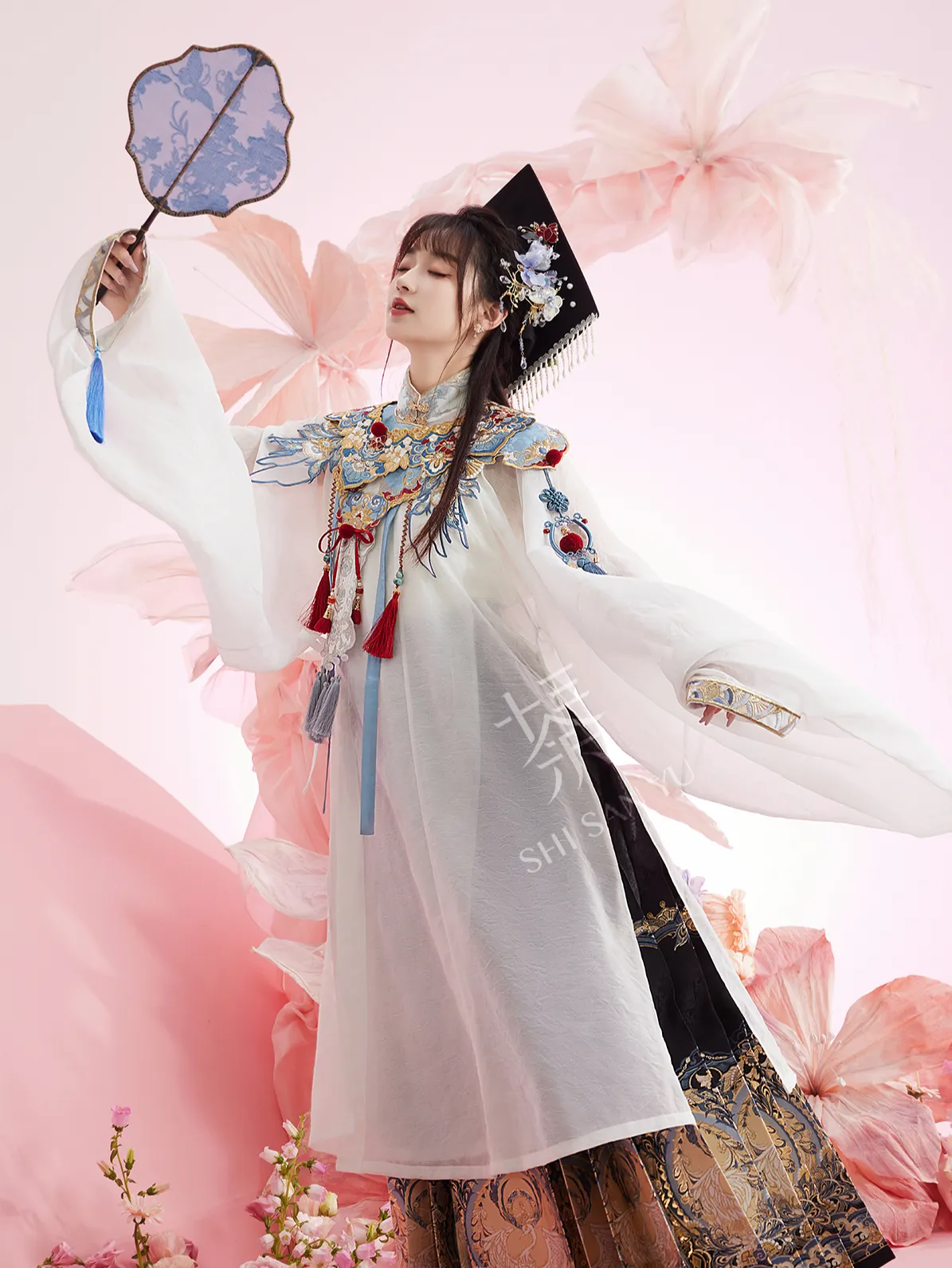 Junxin Lingyun 君心凌云 Reaching Clouds Modernized Ming Dynasty Cloud Collar Set