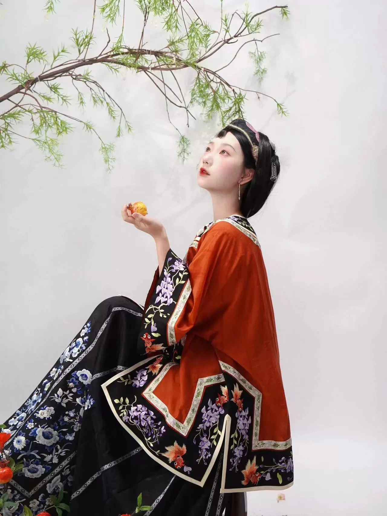 Lian Yi 涟漪 Pond Ripples Qing Dynasty Han Woman's Embroidered Goldfish Round Collar Magua & Pants