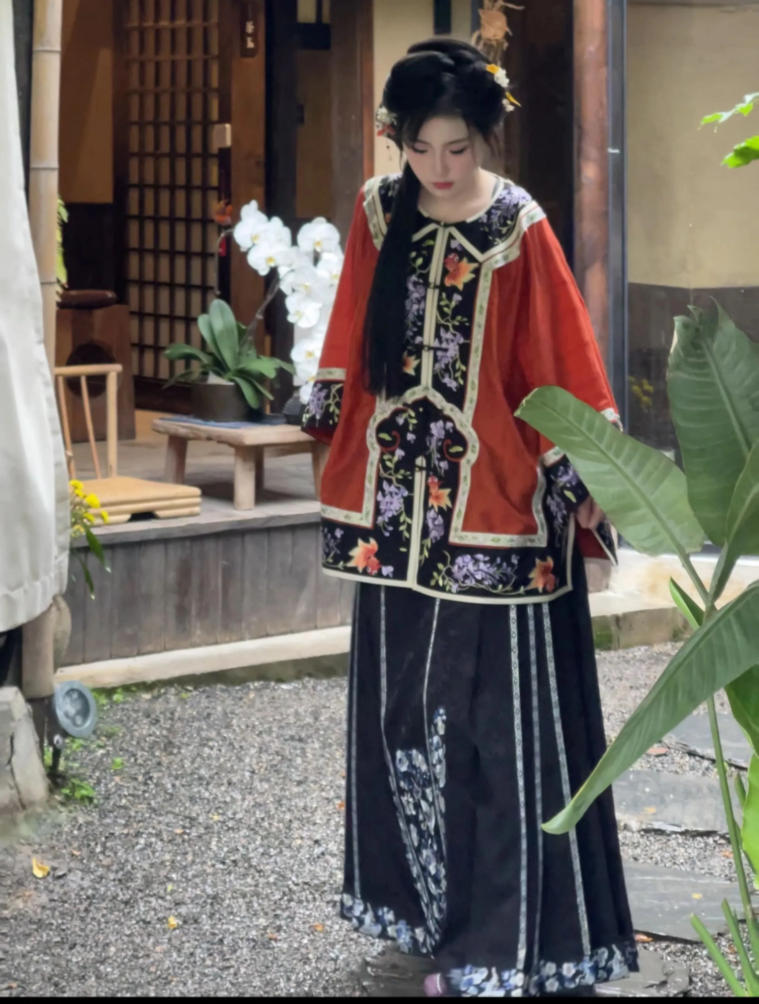 Lian Yi 涟漪 Pond Ripples Qing Dynasty Han Woman's Embroidered Goldfish Round Collar Magua & Pants