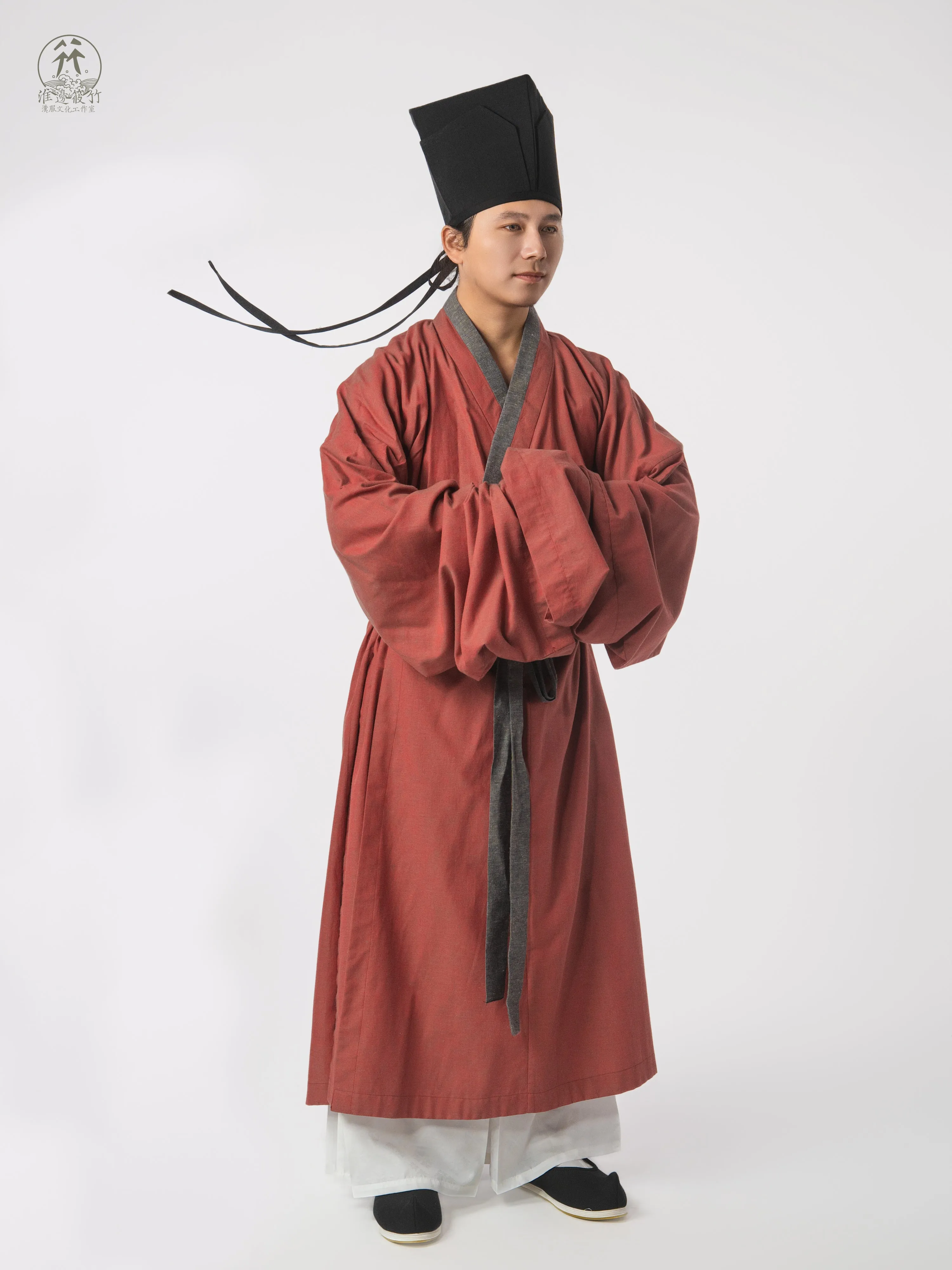 Shi Shu 士庶 Scholar & Commoner Men's & Unisex Song Ming Jiaoling Changshan Cross Collar Robe